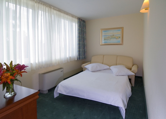 Imagen de la habitación del Hotel Bacchus, Baska Voda. Foto 9