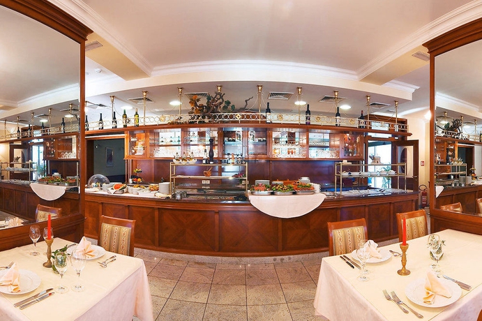 Imagen del bar/restaurante del Hotel Bacchus, Baska Voda. Foto 6