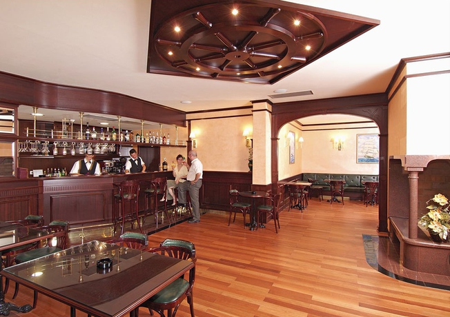 Imagen del bar/restaurante del Hotel Bacchus, Baska Voda. Foto 7