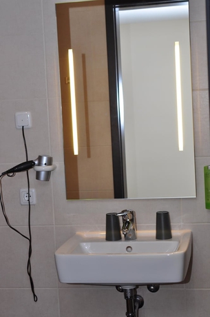 Imagen de la habitación del Hotel Bacchus, Bensheim. Foto 15