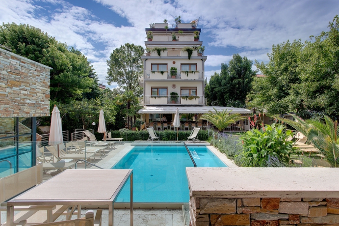 Imagen de los exteriores del Hotel Bacco, Lido Di Camaiore. Foto 14