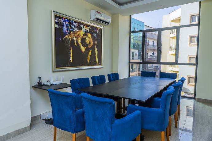 Imagen del bar/restaurante del Hotel Bachou Gallery Suites. Foto 3