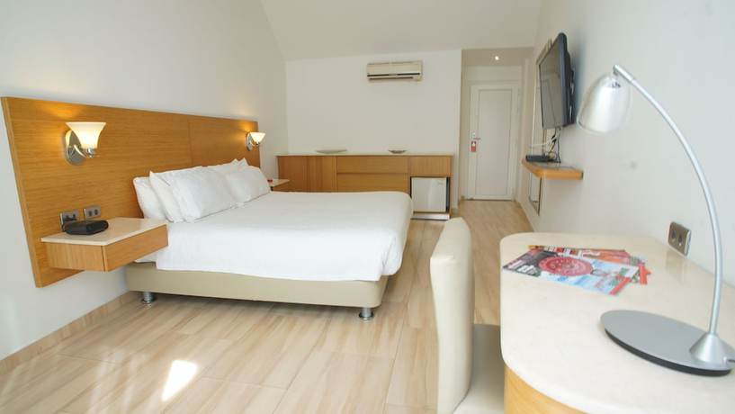 Imagen de la habitación del Hotel Bachue Girardot. Foto 17
