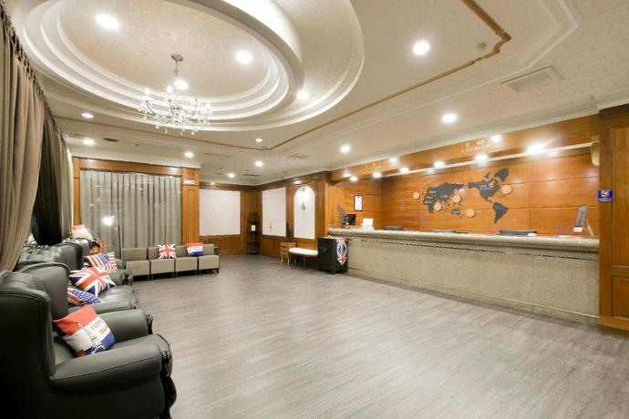 Imagen de los interiores del Hotel Back Home. Foto 5