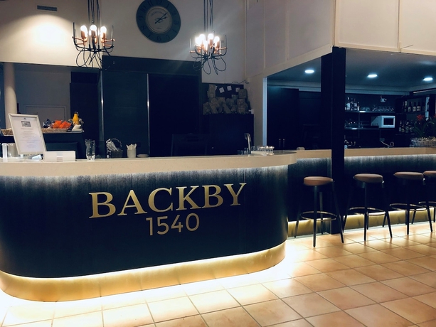 Imagen de los interiores del Hotel Backby Manor. Foto 16