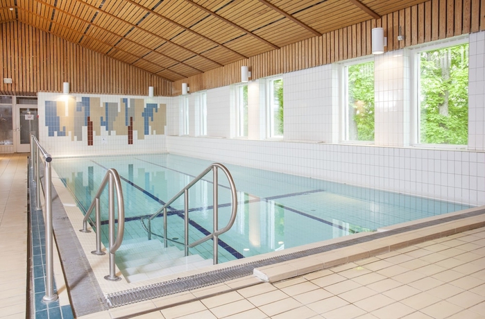 Imagen de la piscina del Hotel Backby Manor. Foto 19