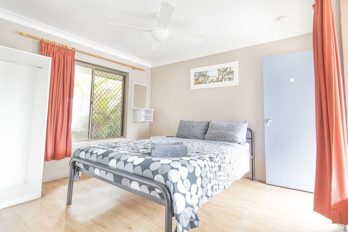 Imagen de la habitación del Hotel Backpackers Holiday Village. Foto 10