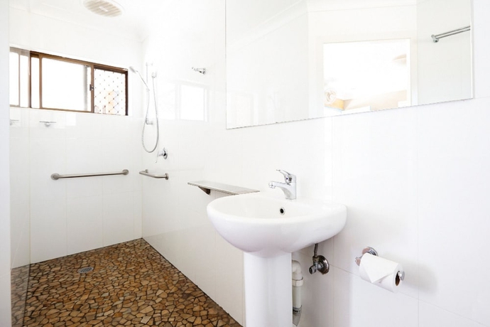 Imagen de la habitación del Hotel Backpackers Holiday Village. Foto 15