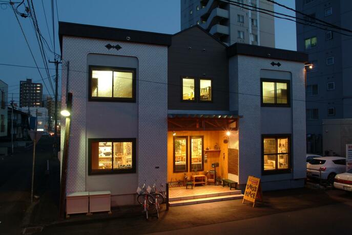 Imagen general del Hotel Backpackers Hostel Ino\'s Place. Foto 4