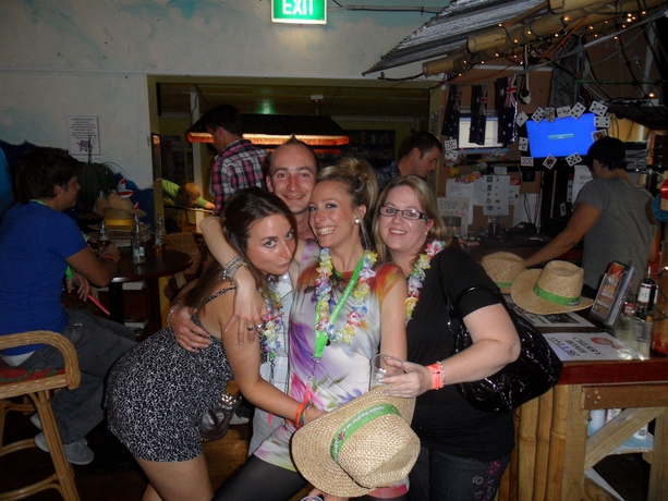 Imagen del bar/restaurante del Hotel Backpackers In Paradise Resort. Foto 3