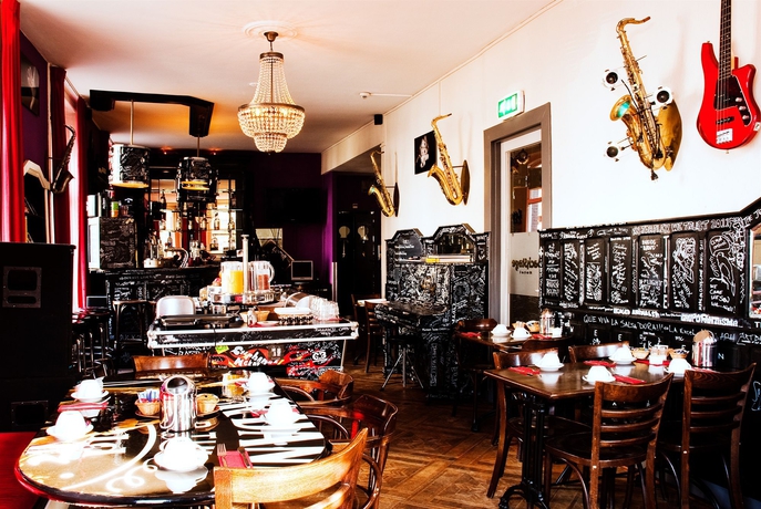 Imagen del bar/restaurante del Hotel Backstage Amsterdam. Foto 2