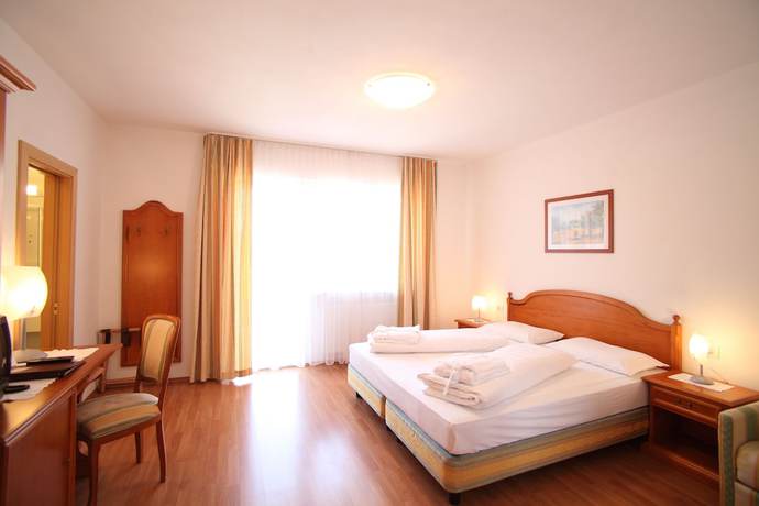 Imagen de la habitación del Hotel Bad Salomonsbrunn. Foto 10