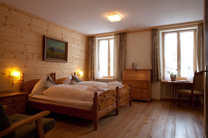 Imagen de la habitación del Hotel Bad Serneus. Foto 4