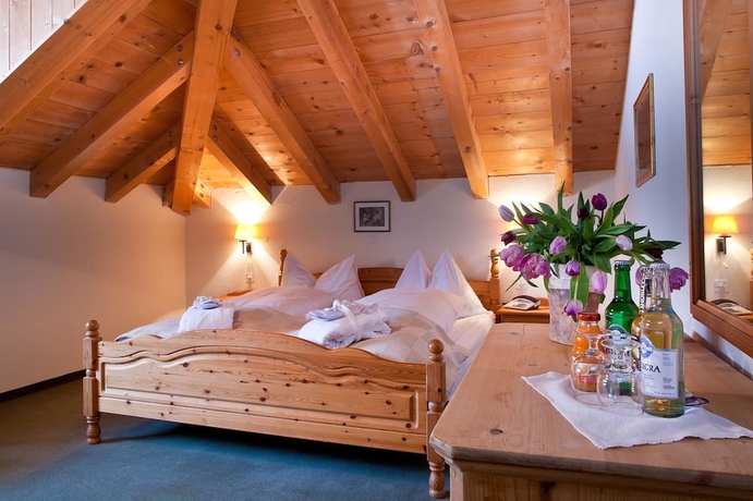 Imagen de la habitación del Hotel Bad Serneus. Foto 6