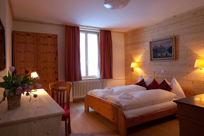 Imagen de la habitación del Hotel Bad Serneus. Foto 10