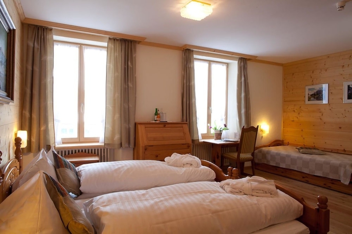 Imagen de la habitación del Hotel Bad Serneus. Foto 11