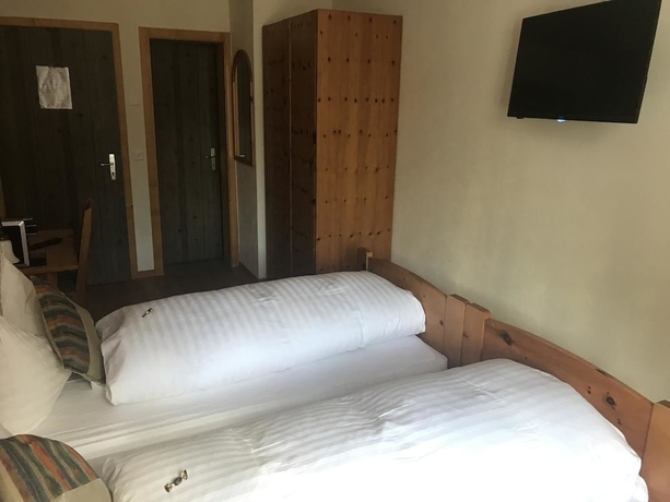 Imagen de la habitación del Hotel Bad Serneus. Foto 12