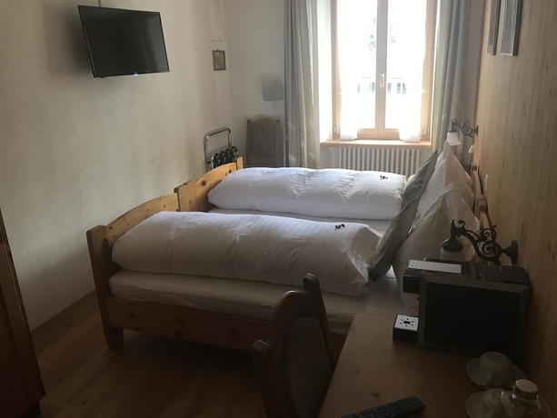 Imagen de la habitación del Hotel Bad Serneus. Foto 13