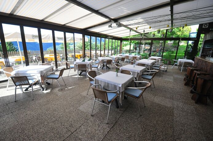 Imagen general del Hotel Bad St.Isidor. Foto 10