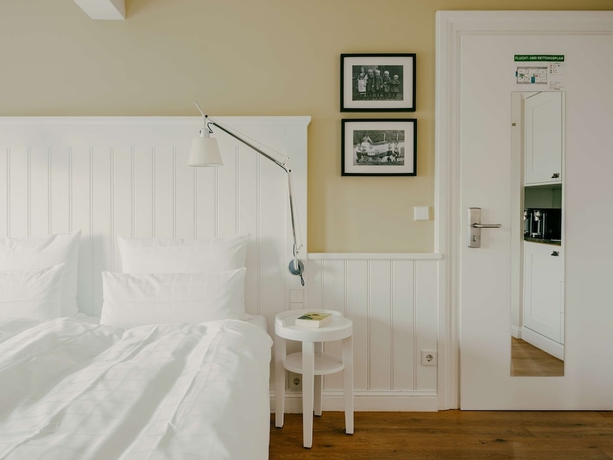 Imagen de la habitación del Hotel Bad &Uuml;berlingen. Foto 13