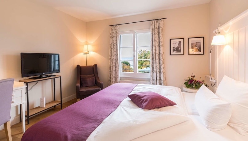 Imagen de la habitación del Hotel Bad &Uuml;berlingen. Foto 16