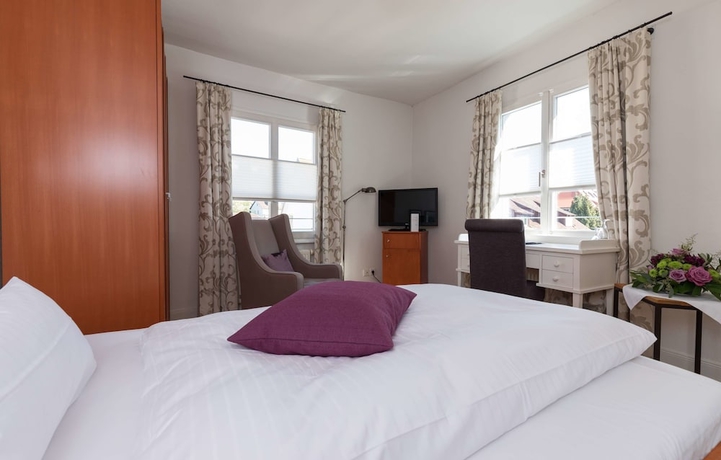 Imagen de la habitación del Hotel Bad &Uuml;berlingen. Foto 17