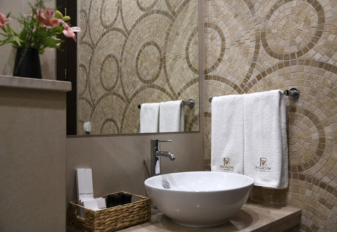 Imagen de la habitación del Hotel Badagoni Boutique Rustaveli. Foto 13