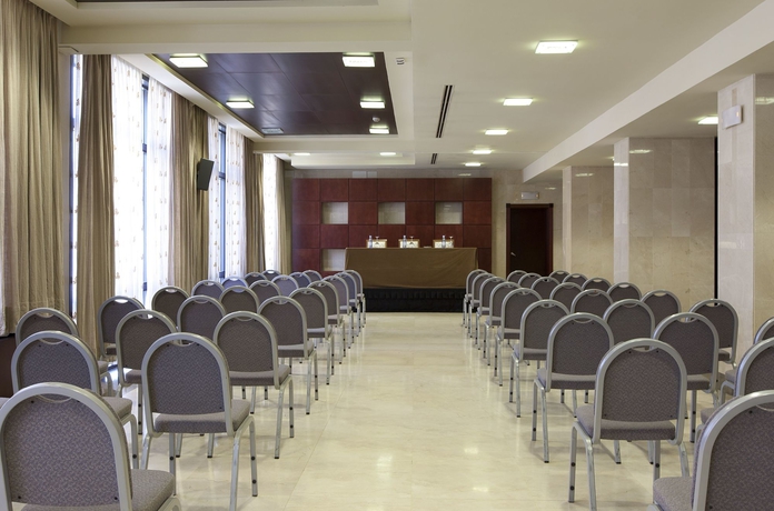 Imagen de los interiores del Hotel Badajoz Center. Foto 13