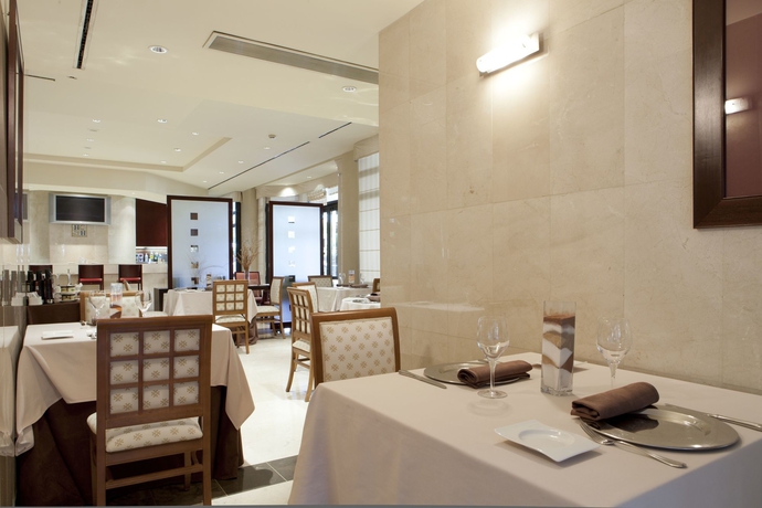 Imagen del bar/restaurante del Hotel Badajoz Center. Foto 3