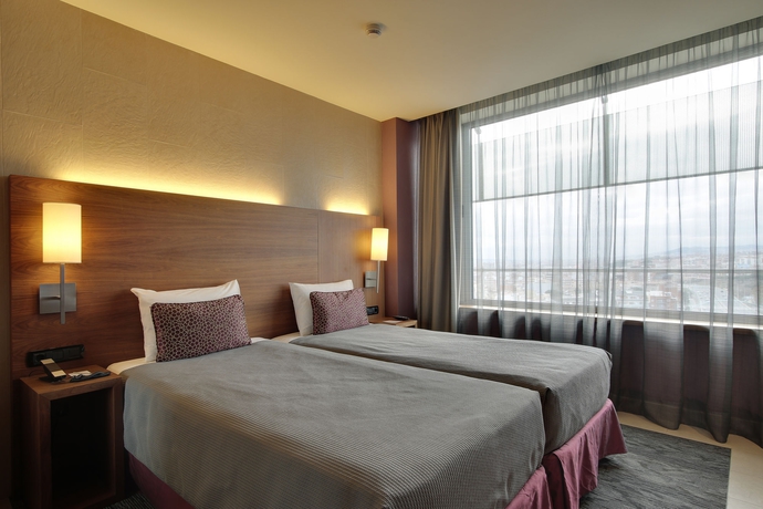 Imagen de la habitación del Hotel Badalona Tower. Foto 5
