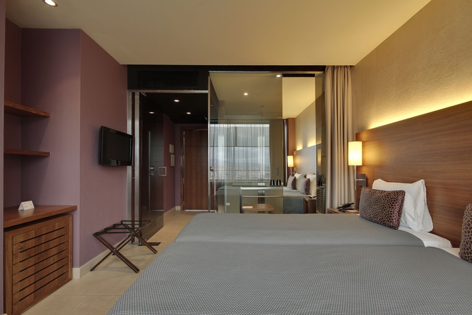 Imagen de la habitación del Hotel Badalona Tower. Foto 7