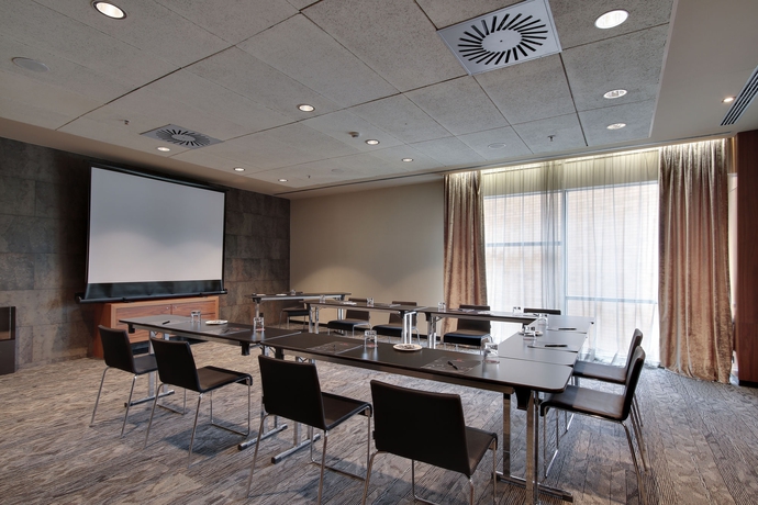 Imagen de los interiores del Hotel Badalona Tower. Foto 12