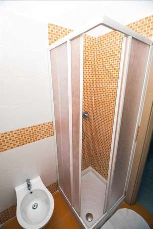 Imagen de la habitación del Hotel Baden Baden. Foto 16