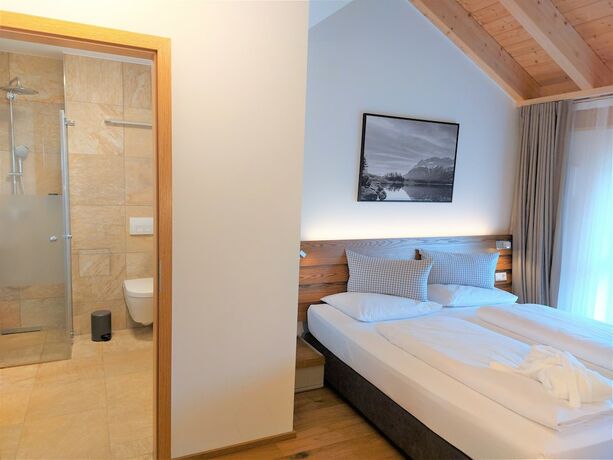 Imagen de la habitación del Hotel Bader Suites. Foto 17