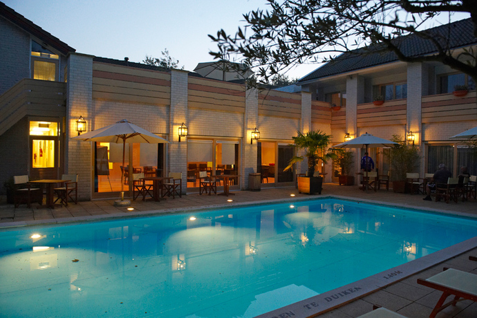 Imagen de la piscina del Hotel Badhotel Renesse. Foto 5