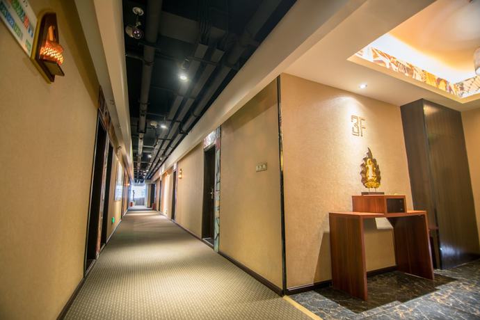Imagen de los interiores del Hotel Badi Int'l Exhibition Center. Foto 17