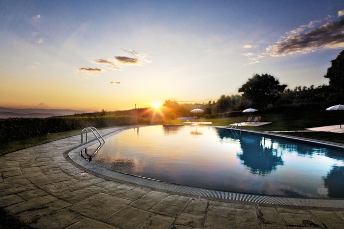 Imagen de la piscina del Hotel Badia di Pomaio, Tuscan Resort- Small Luxury Hotels of the World. Foto 12