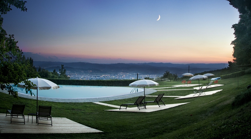 Imagen de la piscina del Hotel Badia di Pomaio, Tuscan Resort- Small Luxury Hotels of the World. Foto 14
