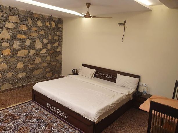 Imagen de la habitación del Hotel Badigarh Palace Resort. Foto 4