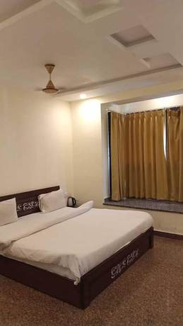 Imagen de la habitación del Hotel Badigarh Palace Resort. Foto 10