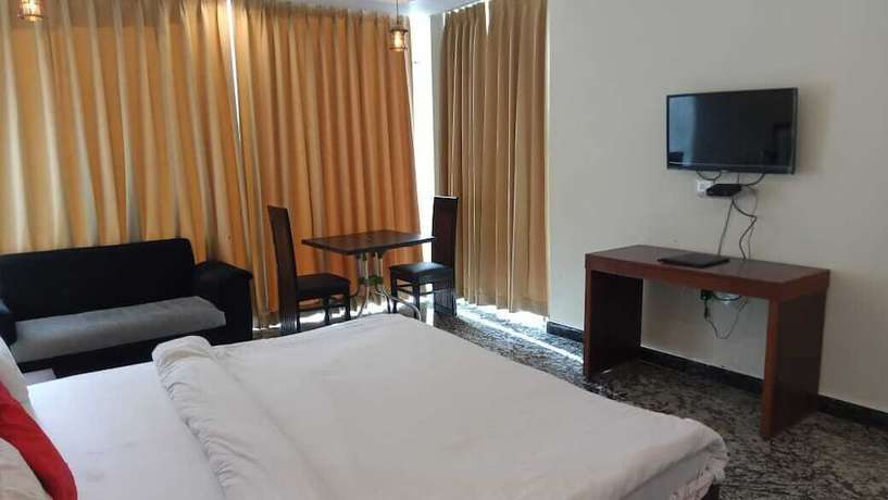 Imagen de la habitación del Hotel Badigarh Palace Resort. Foto 11