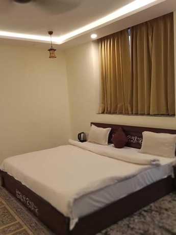 Imagen de la habitación del Hotel Badigarh Palace Resort. Foto 13