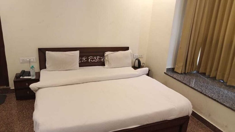 Imagen de la habitación del Hotel Badigarh Palace Resort. Foto 15