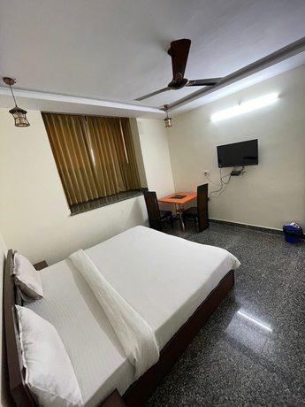 Imagen de la habitación del Hotel Badigarh Palace Resort. Foto 17