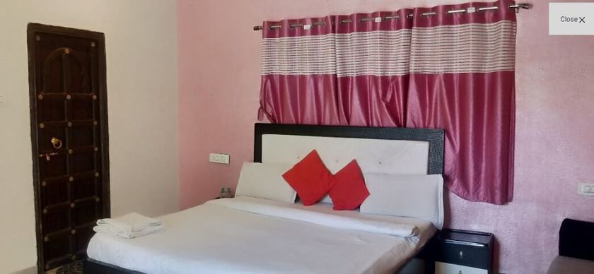 Imagen de la habitación del Hotel Badigarh Palace Resort. Foto 18