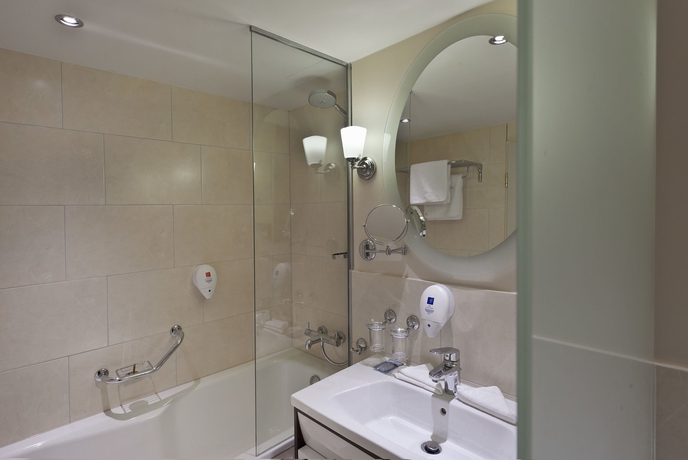 Imagen de la habitación del Hotel Badischer Hof Baden-Baden - Leonardo Limited Edition. Foto 5