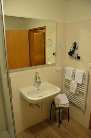 Imagen de la habitación del Hotel Badischer Hof, Tauberbischofsheim. Foto 8
