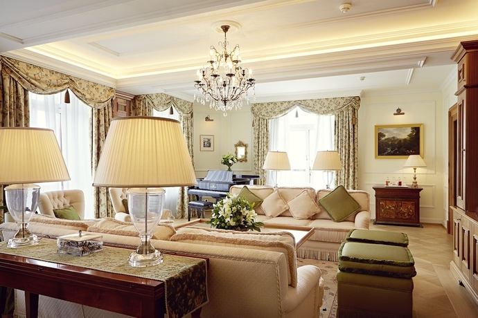 Imagen de la habitación del Hotel Badrutt's Palace. Foto 10