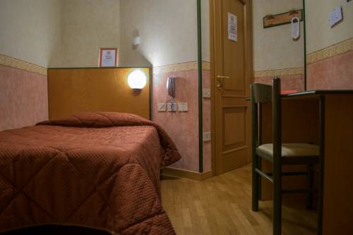 Imagen de la habitación del Hotel Baffo Rosso. Foto 13