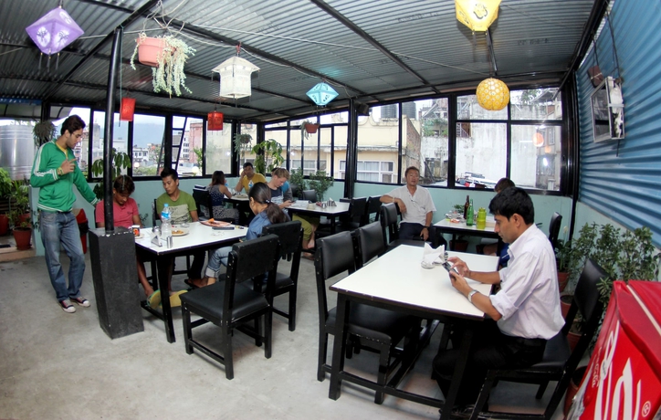 Imagen del bar/restaurante del Hotel Bag Packer's Lodge. Foto 4
